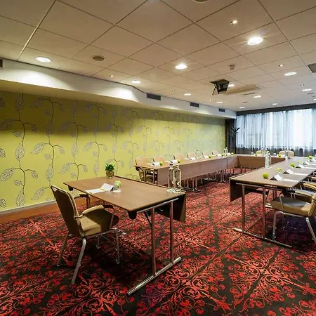 Golden Tulip Centre Hotel 4*