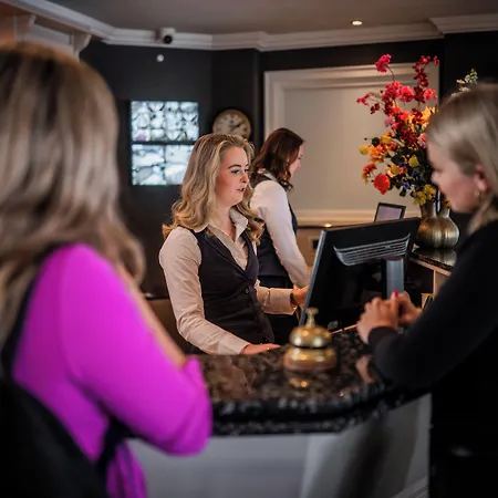 Hotel Golden Tulip Centre 4*