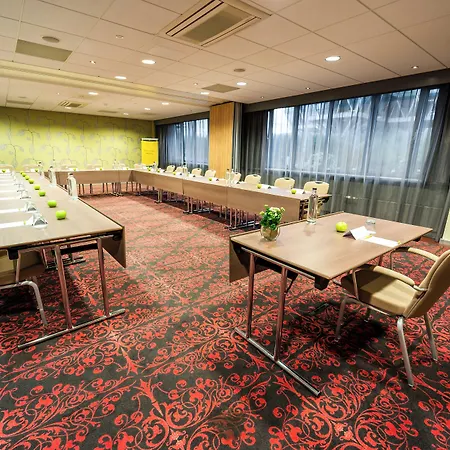 Golden Tulip Centre