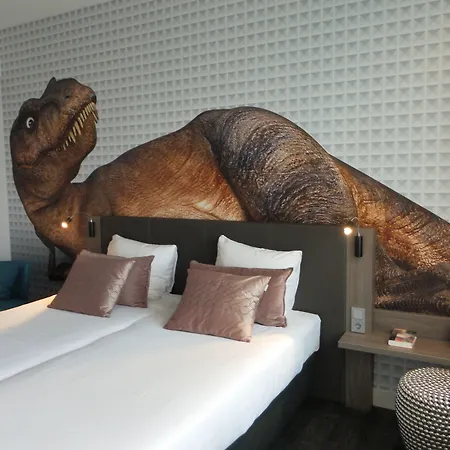 Golden Tulip Centre Hotel 4*