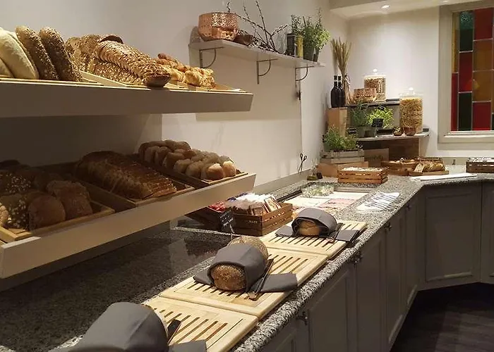 ゴールデン チューリップ センター ホテル 4*