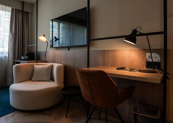 Hotell Golden Tulip Centre 4*