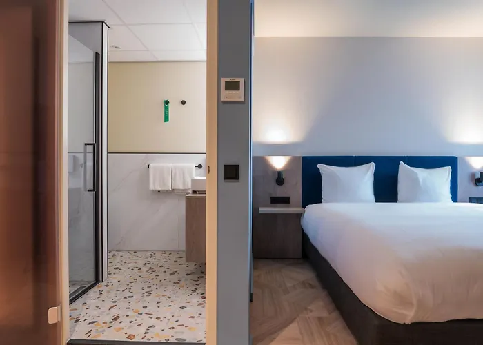 Golden Tulip Centre 4* Leida