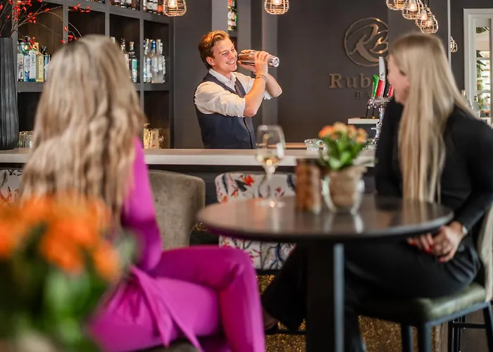 ゴールデン チューリップ センター ホテル 4*