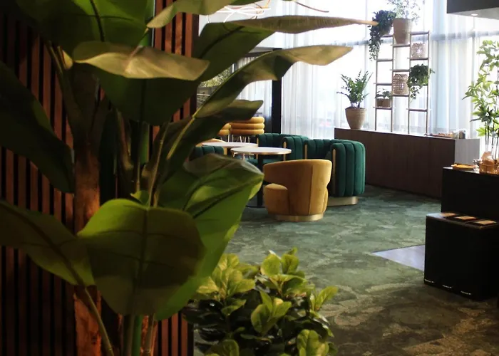 Golden Tulip Centre Hotel 4*