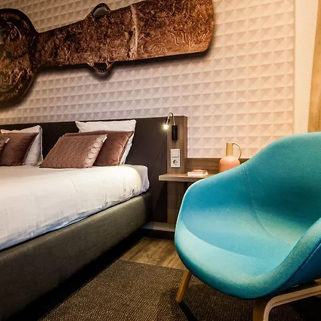 Golden Tulip Centre 4*