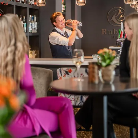 Golden Tulip Centre Szálloda 4*