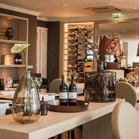 Golden Tulip Centre Szálloda