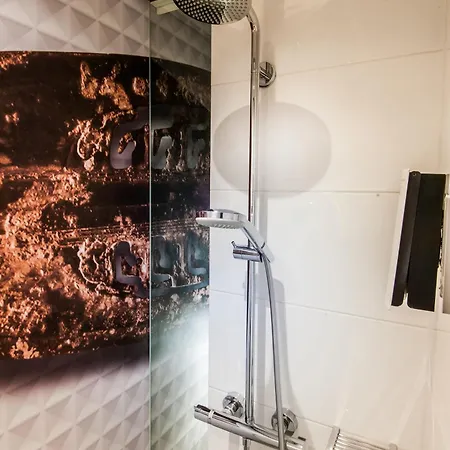 Golden Tulip Centre Szálloda 4*