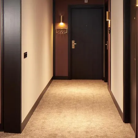 Golden Tulip Centre Szálloda 4*