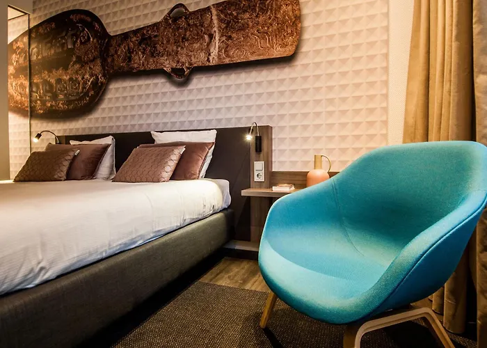 Golden Tulip Centre 4*