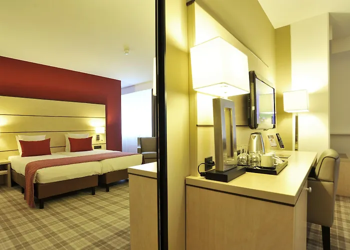 Golden Tulip Centre 4*