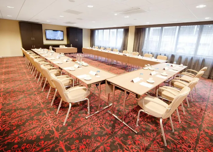 Hotel Golden Tulip Centre 4*